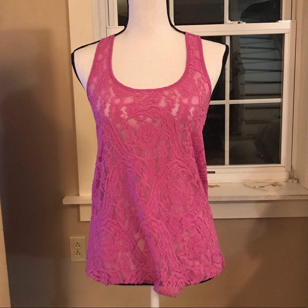 {WetSeal} NWOT• Lace High-low Sleeveless Top